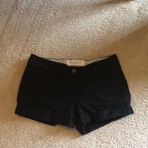 Black midi twill short